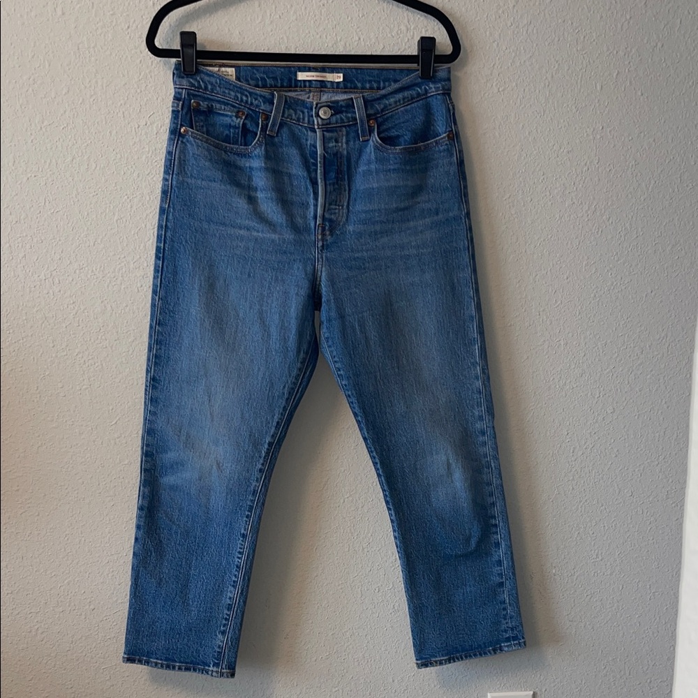 Levi's Wedgie Straight Crop Jeans in Vintage Medium Blue